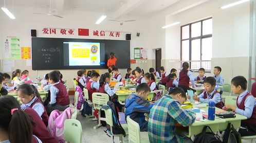 手绘五彩世界,爱洒莘莘学子