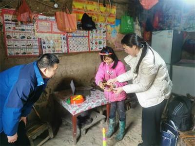 郧阳区特殊教育学校:用爱育人 护童成长
