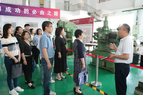 特殊的节日礼物 西青区科协组织基层科技工作者到天津理工大学科普教育基地开展研学活动
